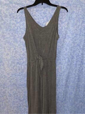 Pink Rose: Sleeveless V-Neck Tie-Waist Jumpsuit in Charcoal Gray